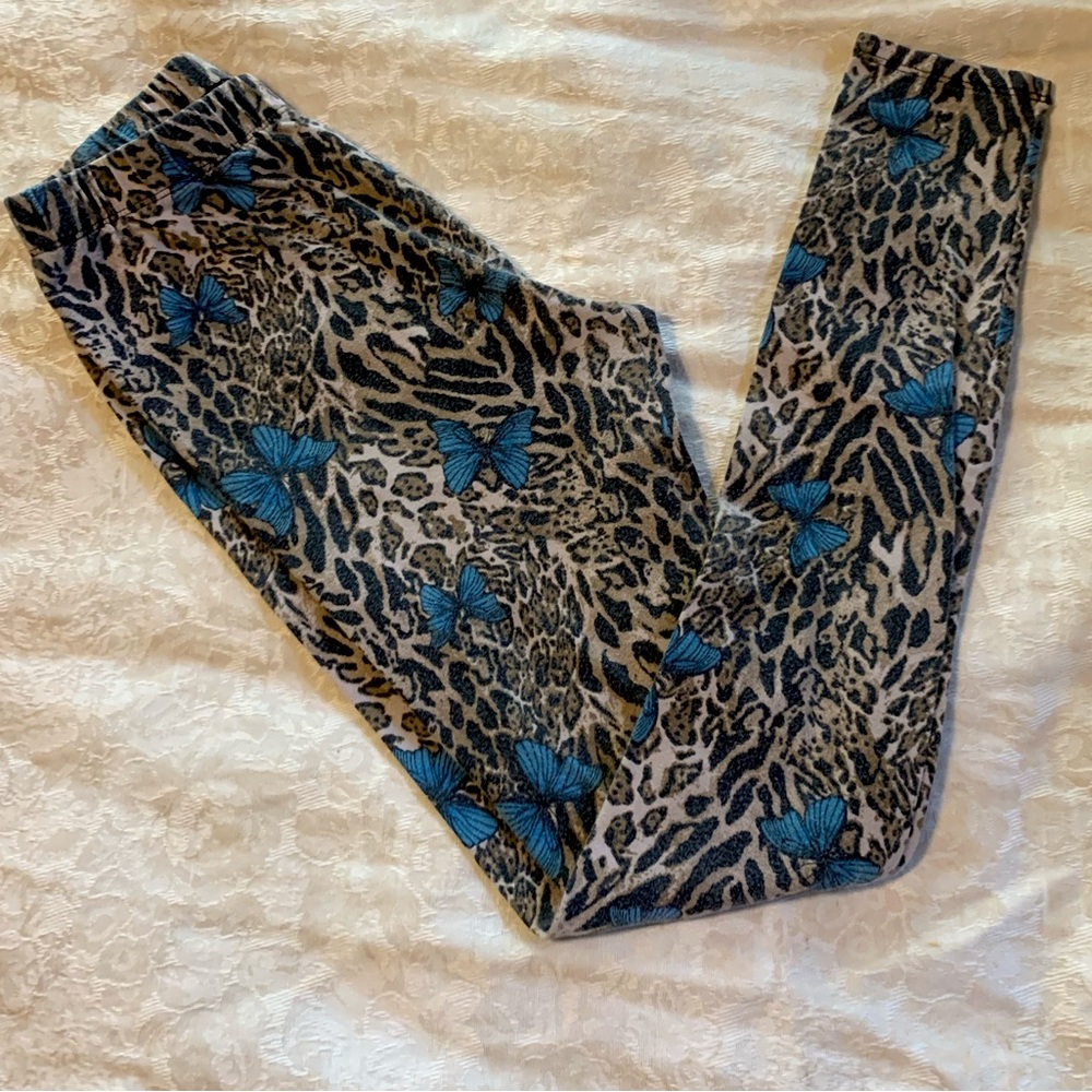 NO BOUNDARIES Cheetah Print Leggings with Butterflys